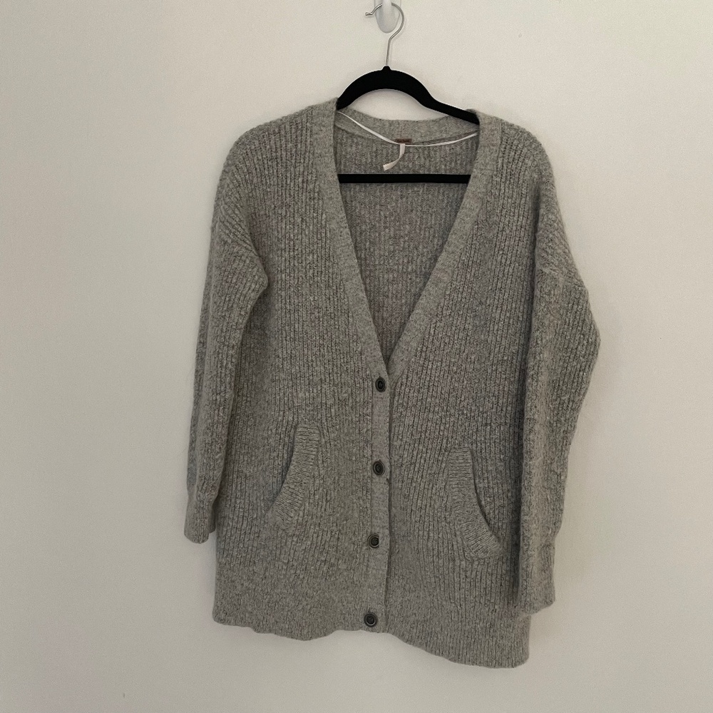 🌺 Free People Oversized Cardigan (3/$50)